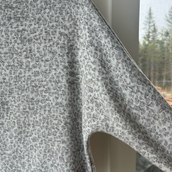 Banana Republic Leopard Print Sweater - Picture 4 of 8
